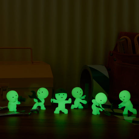 SMISKI Construction Series glow-in-the-dark figures on a construction site scene